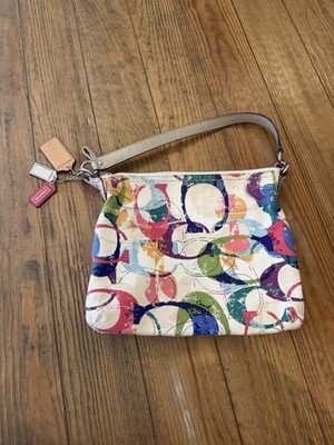 Coach Signature Multicolor Shoulder Bag Zip Closure, Pockets