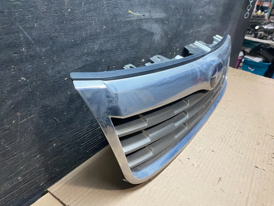 Parrilla cromada superior delantera Subaru Forester 2009 2010 OEM U7954 DG Foto 3 de 4