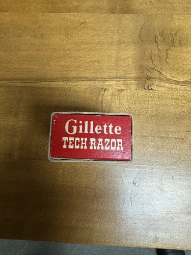 ANTIQUE GILLETTE TECH RAZOR IN ORIGINAL BOX BLUE BLADES - Picture 5 of 11