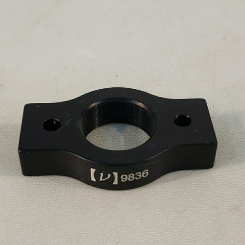 Newport NRC 9836 Optischer Ständer Gewindehalterung M4 Set Schraubenlöcher 0,775" Loch - Bild 1 von 6