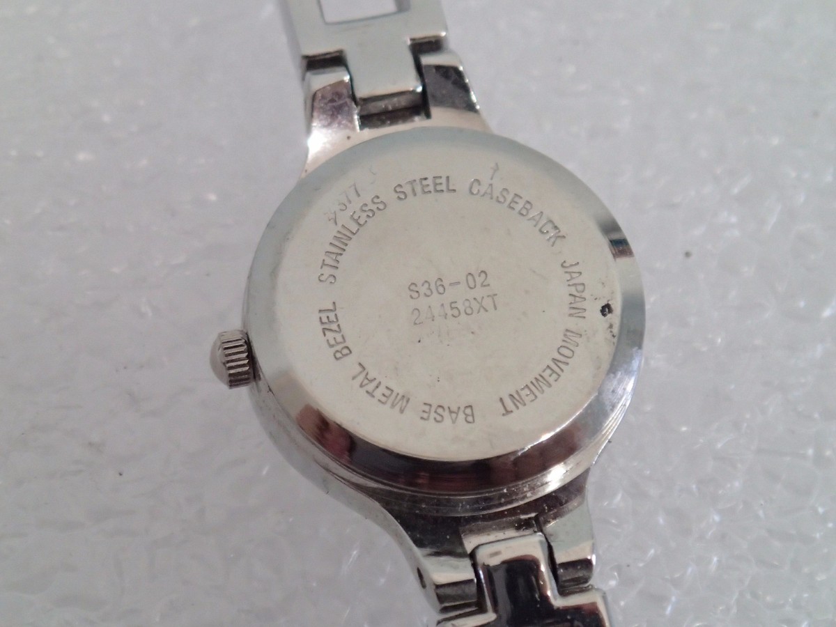 Montre Bracelet Argentée Mouvement Quartz Japonais - Modèle 24458XT S36-02 - Besoin Pile