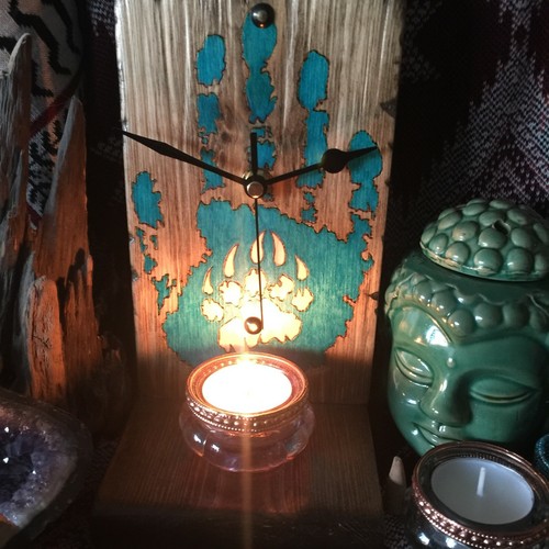 Clock Native American Brother Wolf Tribal Hand Crafted With Shelf Wall Or Desk - Picture 8 of 10