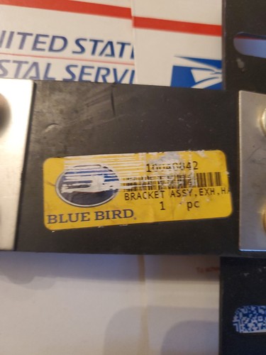 GENUINE BLUEBIRD EXHAUST HANGER 10040842 New, U4 - Picture 3 of 14