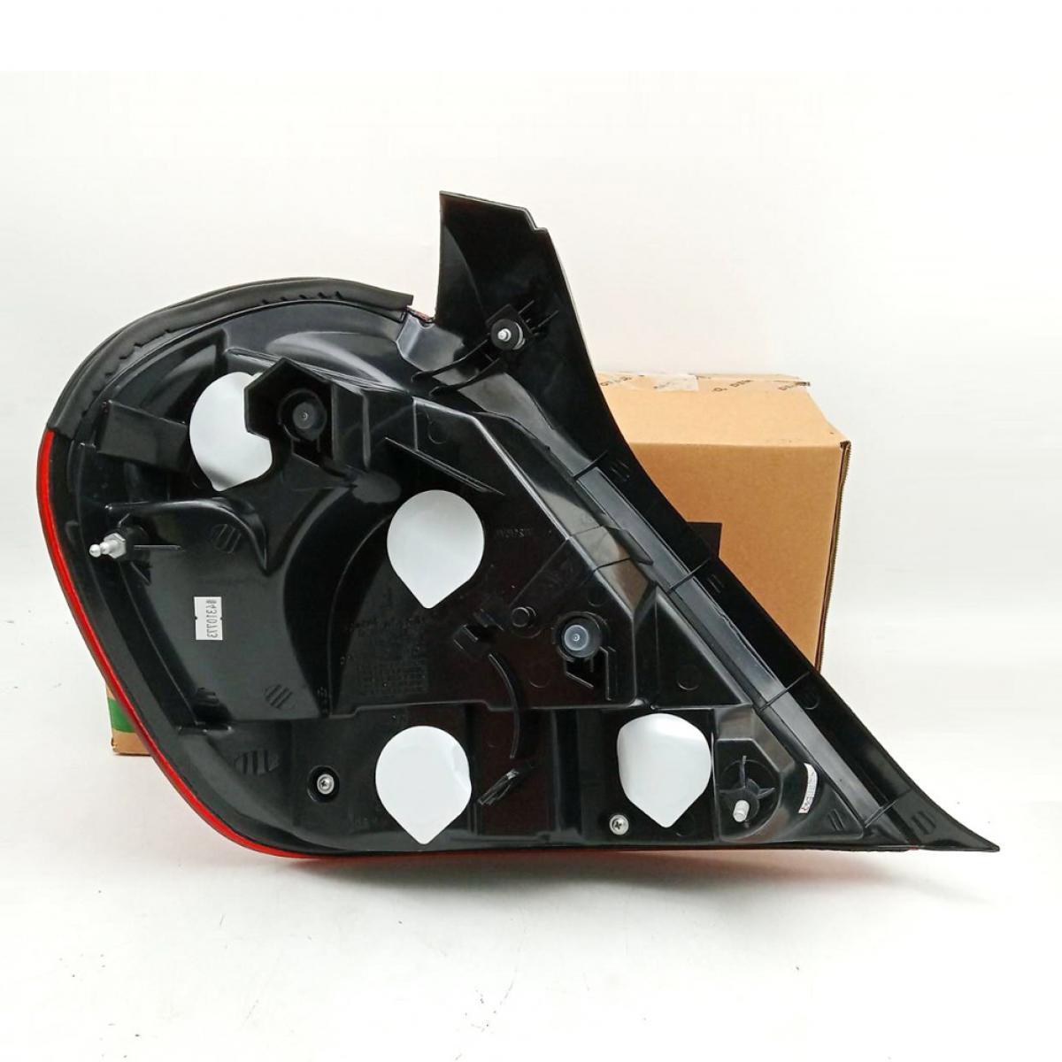 Pair LR Tail Lamp Rear Light For Nissan Bluebird Sylphy Pulsar G10 N16