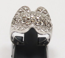 STUNNIG STERLING SILVER MARCASITE RING size 6