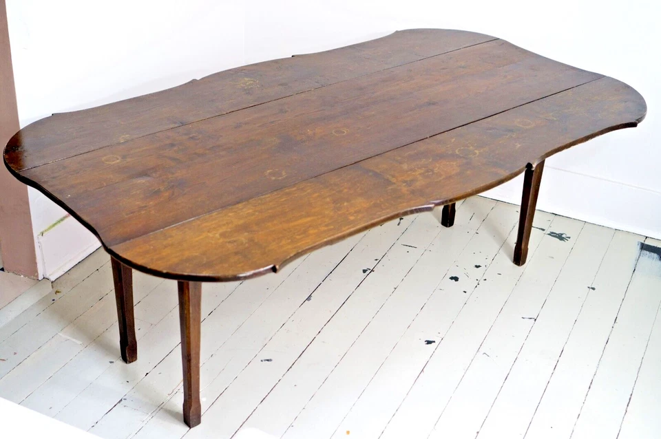 19 世纪古董哥特式胡桃木落叶餐厅餐桌 — 第 2/4 张图片