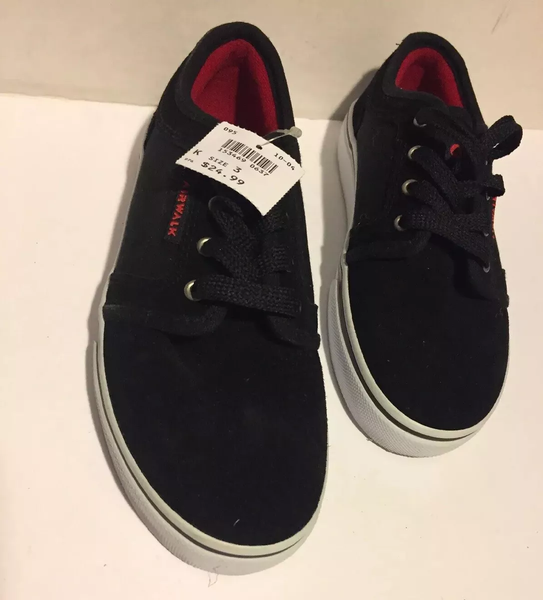 Airwalk hotsell vs vans