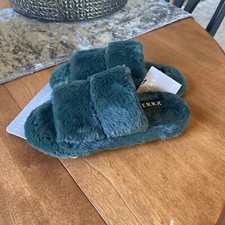 NWT Serra Faux Fur Slides Slippers House Shoes Size: 2/3 Green So Soft Comfy