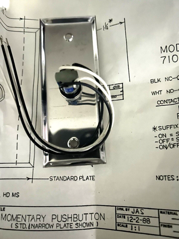 New LOCKNETICS Exit Model 7100P-ON/OFF Momentary Push Button Exit Switch NOS - Image 3 of 4