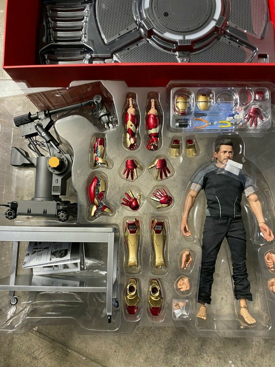 1/6 Hot Toys MMS191 Iron Man 3 Tony Stark Workshop Armor 1/6 Hot Toys MMS191 Iron Man 3 Tony Stark Workshop Armor