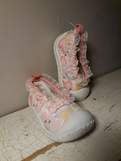 toddlers shoes size 6