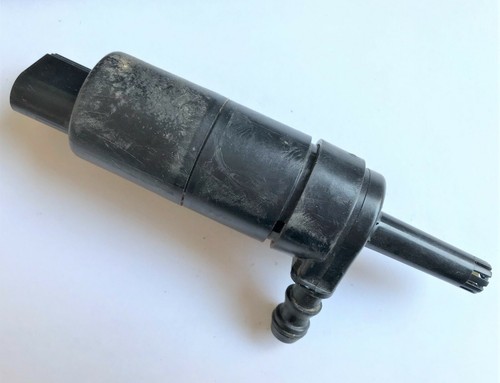 VW Caddy III Wischwasserpumpe Waschwasserpumpe Pumpe 3B7955681