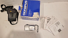 Olympus Camedia D-560 Zoom 3.2MP Digital Camera w/16mb xd card case box  manual