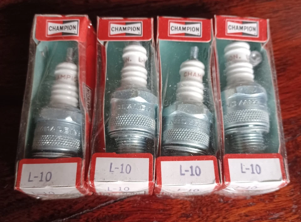 4 VINTAGE CHAMPION L10 SPARK PLUGS MORRIS 8 EIGHT 10 TEN FORD 100E SIDEVALVE. - Image 3 of 4