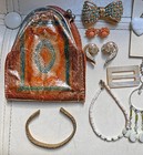 VINTAGE JUNK DRAWER LOT TIN TYPE, BRACELETS, EARRINGS, PINS, COIN PURSE! + — photo 7