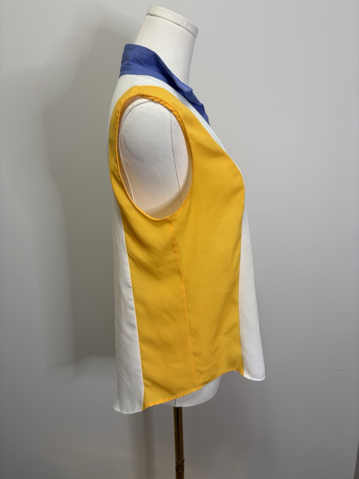 Zara Semi Sheer Basic Sleeveless Button down Size… - image 3