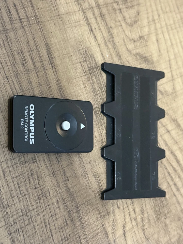 Olympus Mju RM-2 Remote Shutter Release & Olympus Memory Card Holder (15 - Image 2 of 4