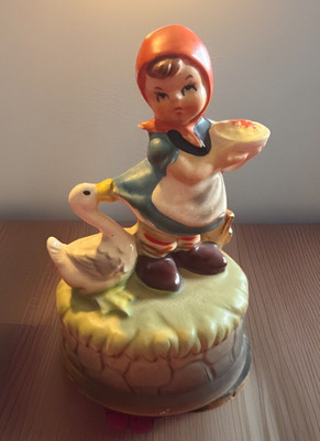 Nice Norleans Japan Girl And Duck Music Box plays  Talk To The animals 