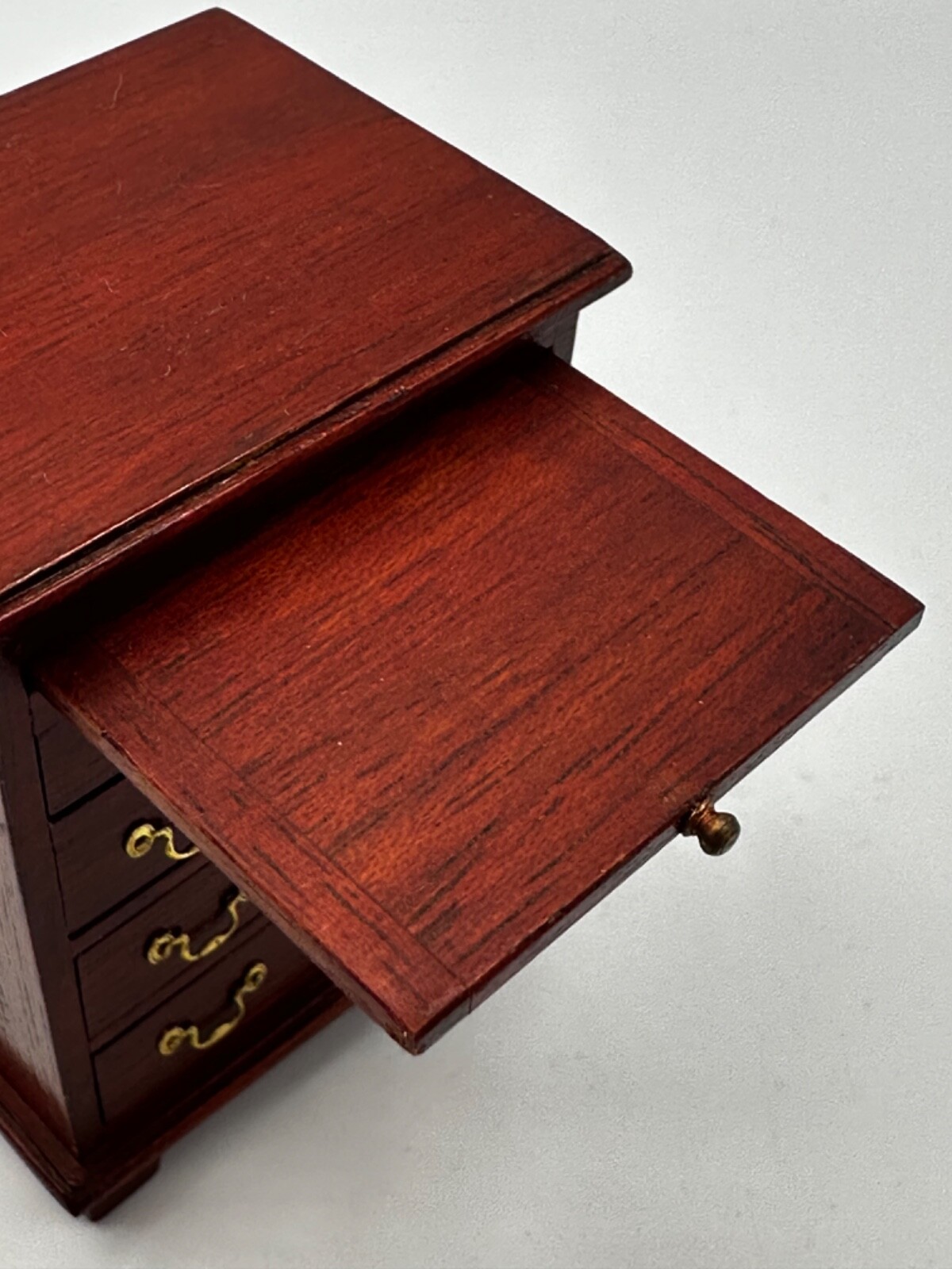 Dolls house miniature 1:12 ARTISAN chest of drawers by ROY SHERWOOD 1990