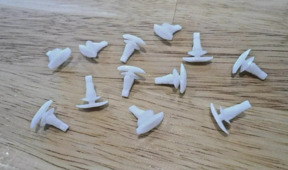 DOOR WEATHERSTRIP CLIPS! FOR MITSUBISHI 3000T ECLIPSE GALANT MIRAGE MONTERO ETC - Image 3 of 3