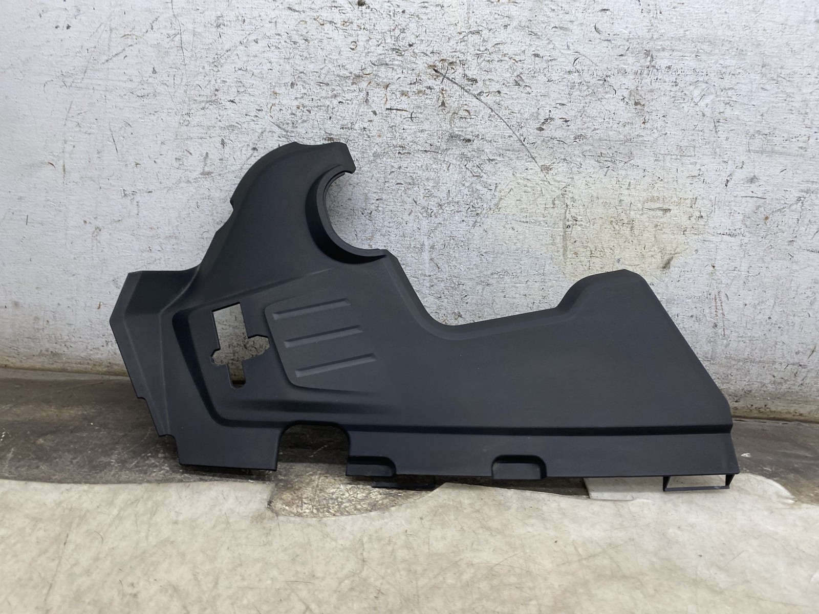 2016-2020 BENTLEY BENTAYGA OEM 6.0L W12 FRONT LEFT EINGNE TRIM PANEL 36A805983D
