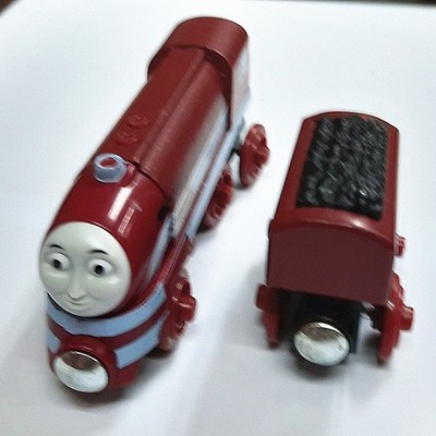 Loose Thomas & Friends Wooden Magnetic Train- Caitlin + Tender