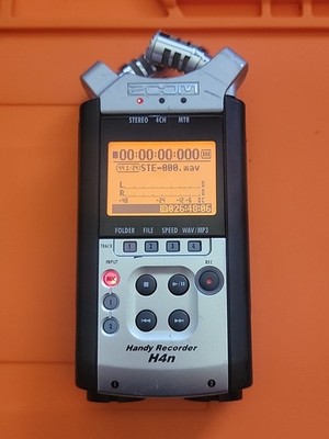 Zoom Handy Digital Recorder H4n Portable Multitrack Audio Device W/32gb Sd Card 