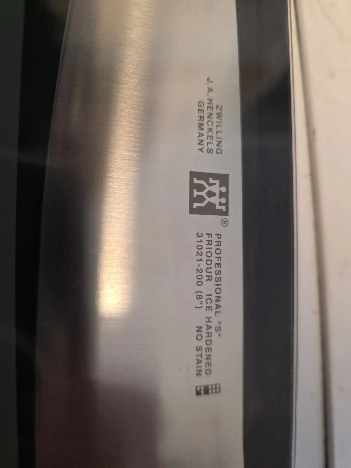 Zwilling J.A. Henkles chefs knife Professional "S' "Twin" 8" 200mm
Opens in a new window or tab