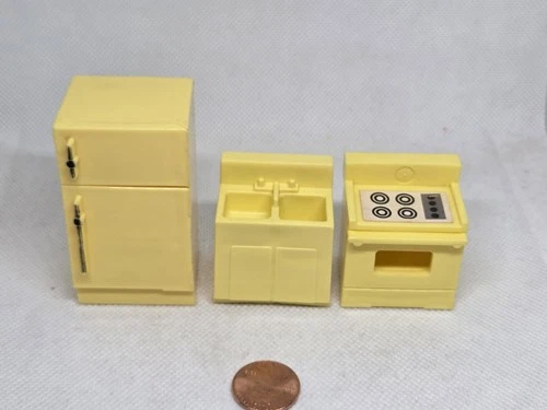 Vintage Fisher Price little people yellow kitchen set: Fridge, Oven, Sink