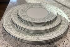 7 piece ALLEGRO Bone China Royal Worcester 1 bread, 3 dinner and 3 salad plates