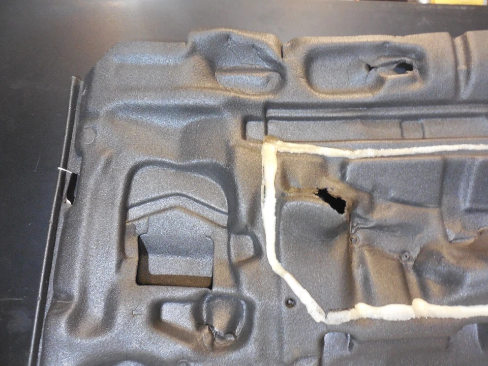 Карта звукового пароизоляции передней правой двери 2000 Audi A4 B5 - Изображение 3 из 4