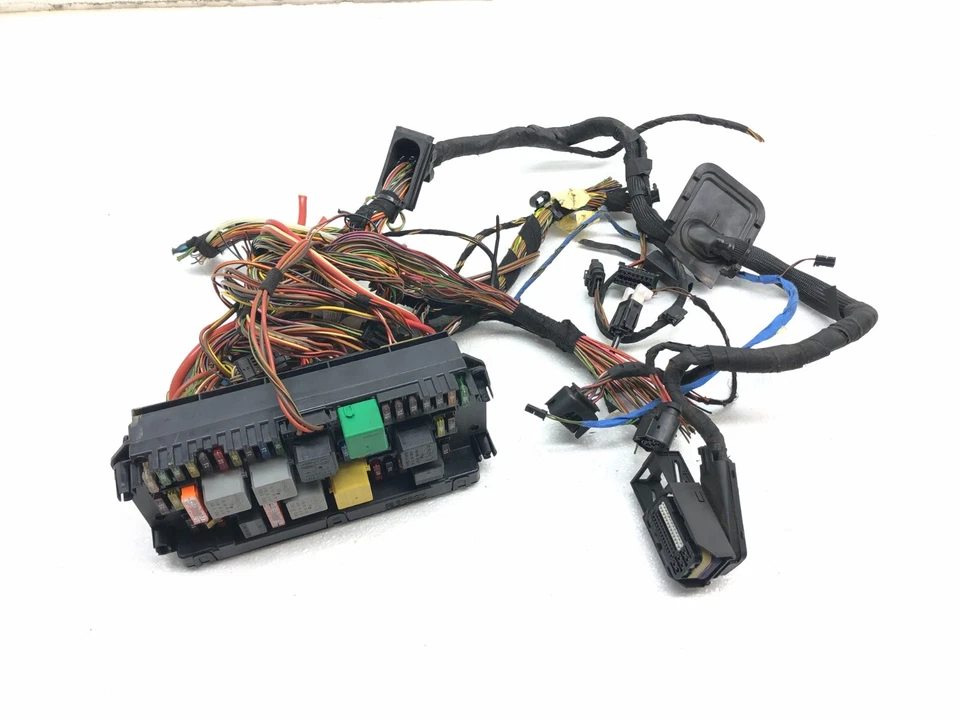 Mercedes Benz E550 2010-2013 5,5 L V8 bahía de motor relé de fusibles caja de fusibles OEM Foto 3 de 4