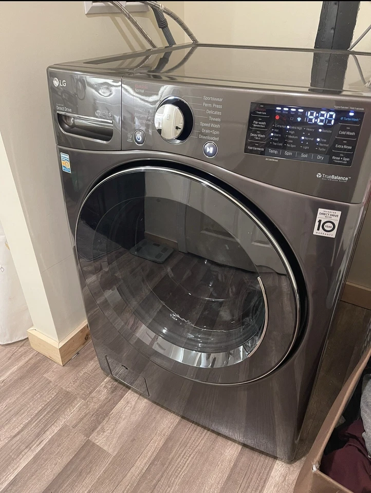 LG 27 inch Front Load Smart Washer/Dryer Combo Ventless WM3998HBA - Image 3 of 4
