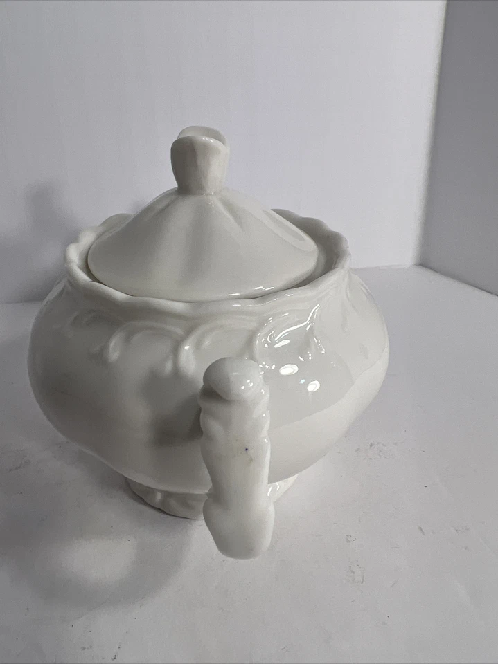 Grace’s Teaware White Sugar Bowl Recorte de desplazamiento dos asas Foto 3 de 4