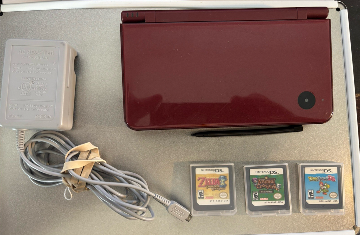 Nintendo DSi XL Console + Animal Crossing Yoshi's Island Zelda