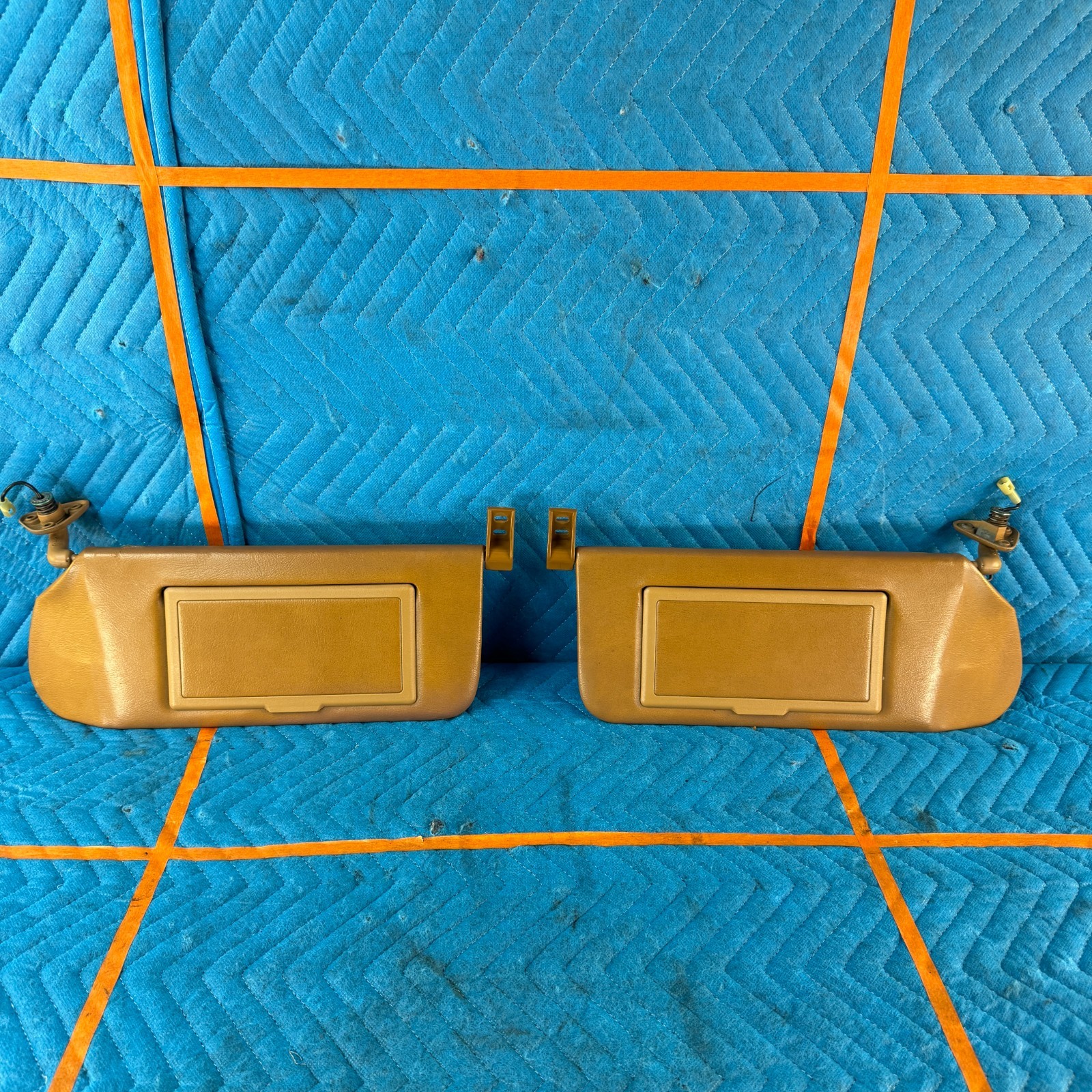 89–91 CHRYSLER TC MASERATI 46K Sun Visor Set Lighted Mirror Ginger Tan OEM