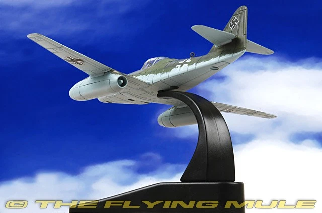 Oxford Diecast 1:72 Me 262A Luftwaffe JV 44 Adolf Galland White 3 - Image 2 of 4