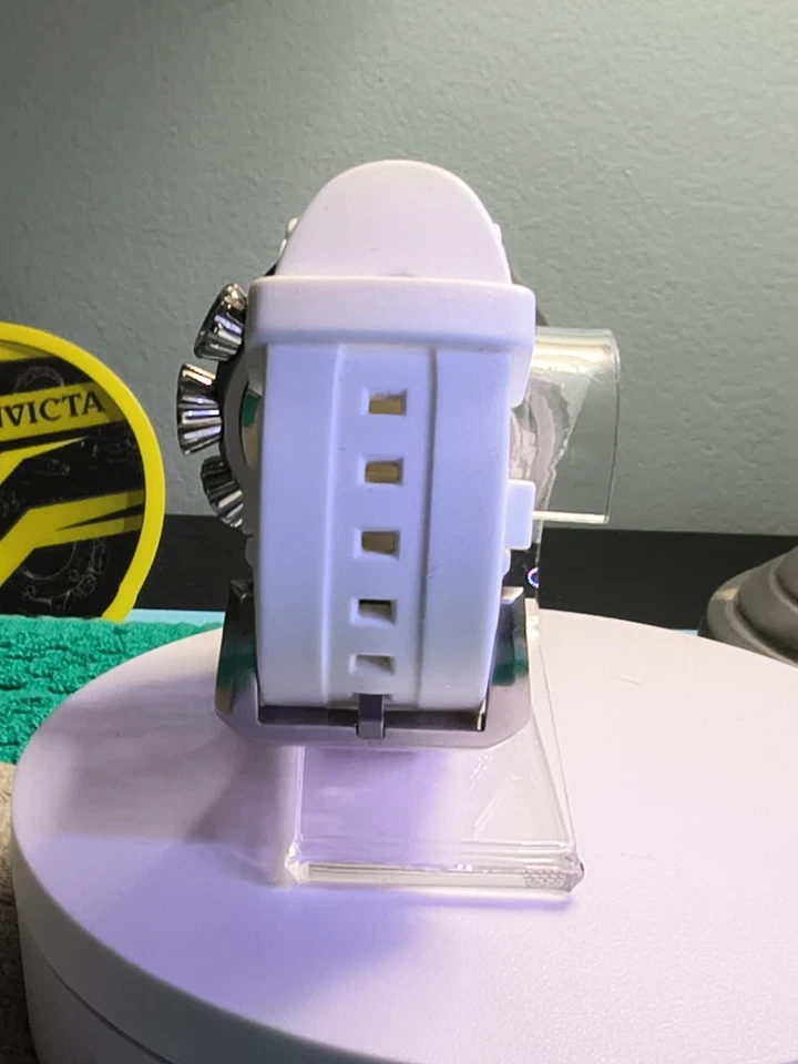 Invicta Bolt Edición Artica Modelo 26266 Edición Limitada Foto 4 de 4