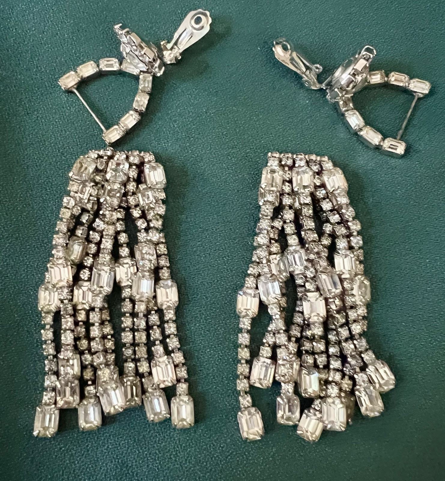 OUTSTANDING DRAMATIC VINTAGE RHINESTONE CLIP ON C… - image 2