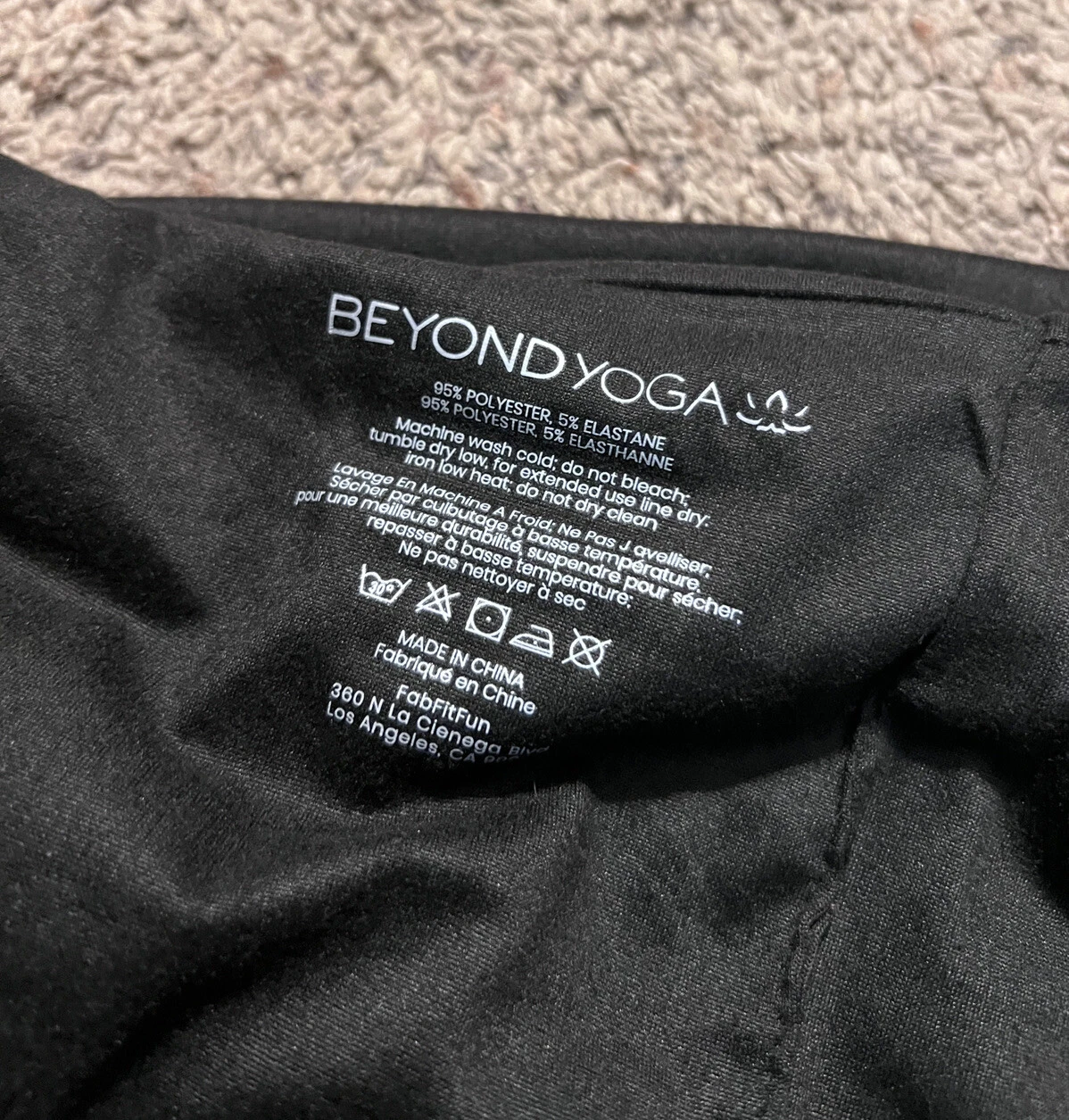 beyond-yoga infinity skrytou kapsou 