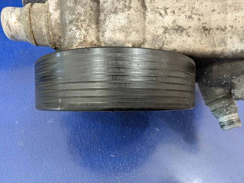 OEM BMW 4.4 V8 N63 S63 BOMBA DE AGUA TERMOSTATO UNIDAD DE CARCASA Foto 2 de 4