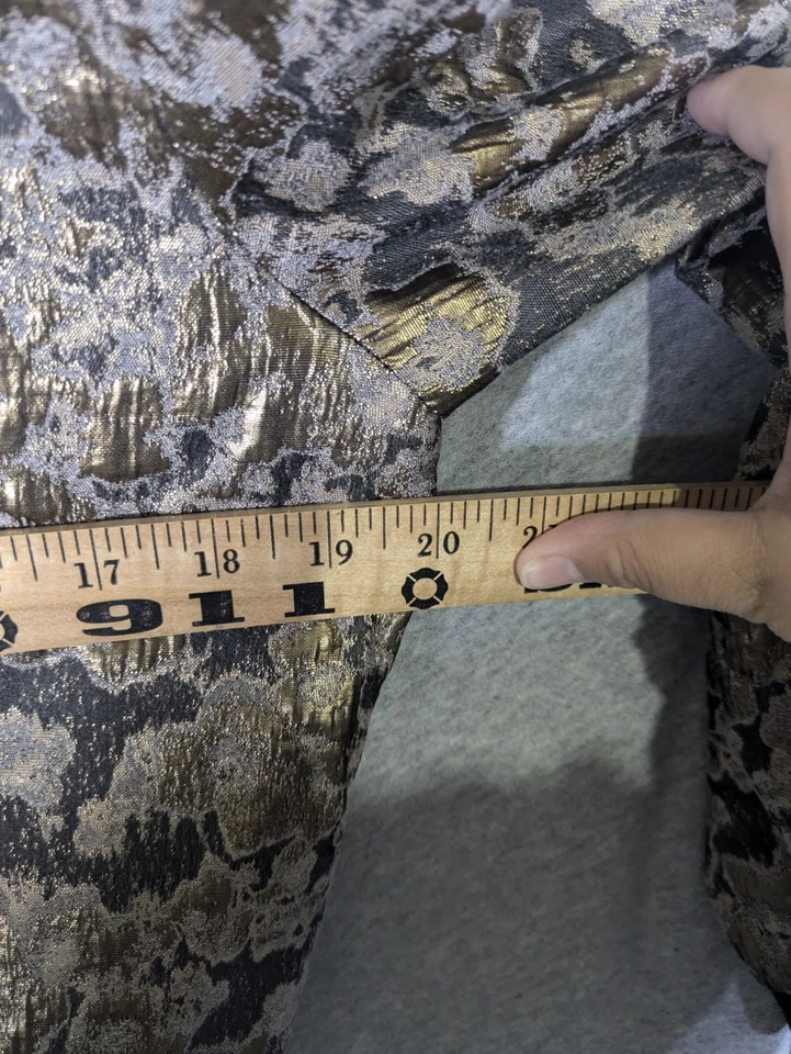 Jaqueta Bomber Vince Camuto Feminina XS Dourada Folha Metálica Floral Rocker Edgy - Imagem 3 de 4