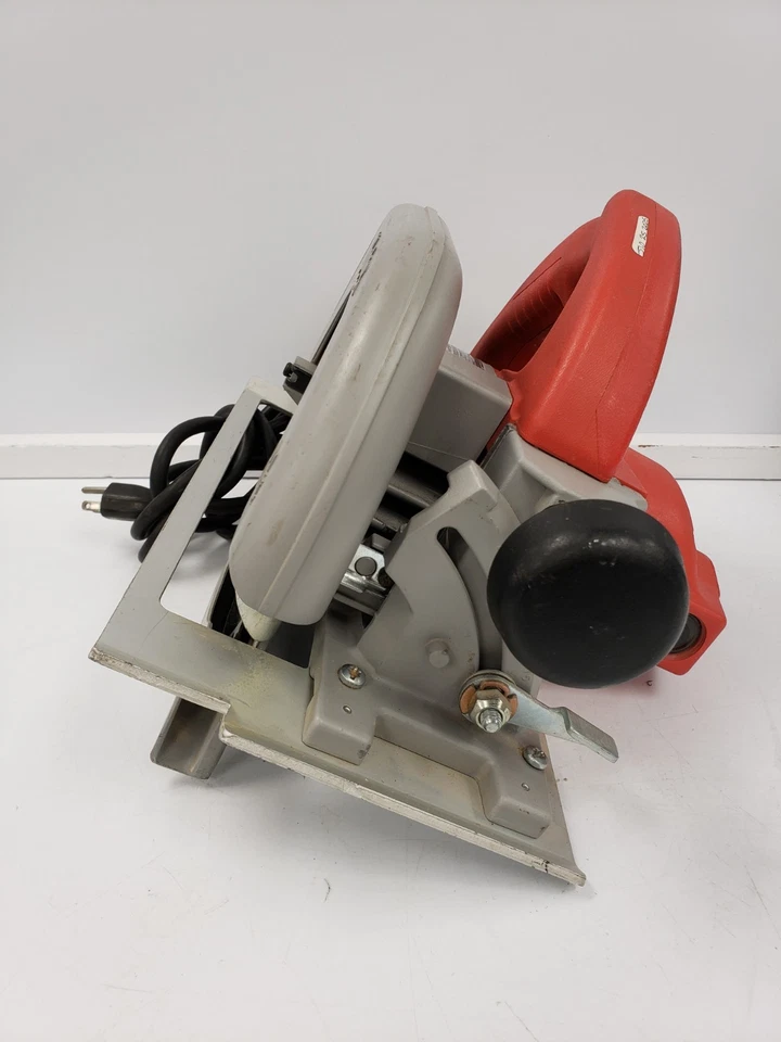 (83917-2) Milwaukee 6405-8 Circular Saw - Image 4 of 4