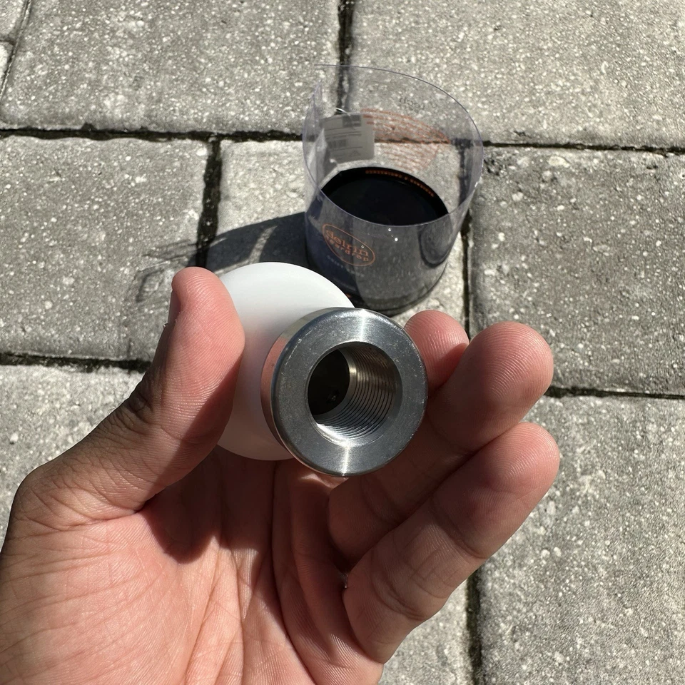 Perilla de cambio Mishimoto Delrin Tear Drop MATG 2023 Miatas At The Gap limitada a 100 Foto 3 de 4