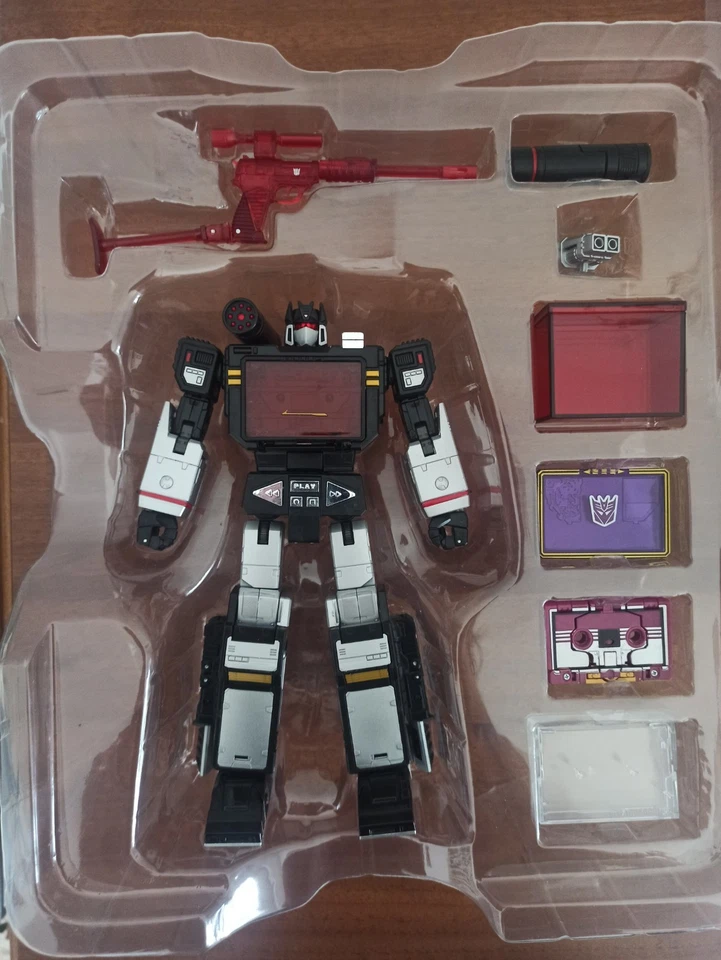 TRANSFORMERS MASTERPIECE MP-13B SOUNDBLASTER SOUNDWAVE + COIN TAKARA COME NUOVO - Immagine 3 di 4