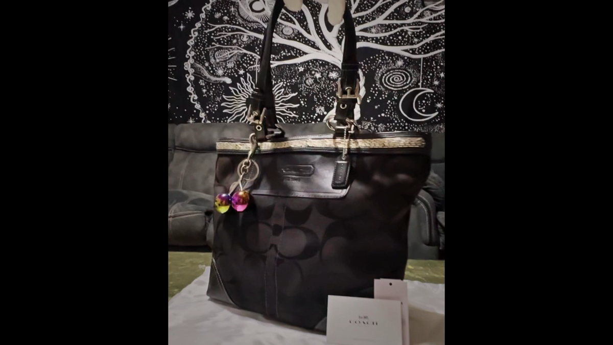 Vintage Coach soho shoulder bag $598 Black Signature Tote bag 2006