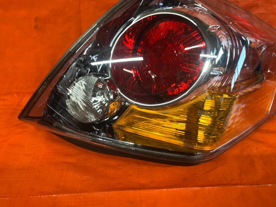 10-12 NISSAN ALTIMA - SOLO MODELO SEDÁN - LUZ TRASERA DERECHA PASAJERO LÁMPARA DERECHA DERECHA RH Foto 2 de 4