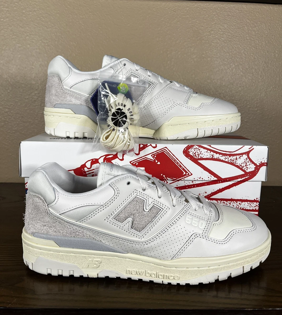 550 Leather Sneakers in White - New Balance