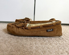 Clarks Women  s Brown Leather Moccasin Slippers Faux Fur Lined Bow 7M
