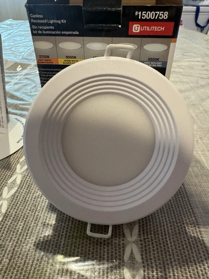 Utilitech Canless LED 4.3" 2700K-6500K 580 Lumens Dimmable #1500758 MRSP $19.99 - Image 3 of 4